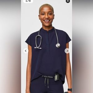 FIGS Rafaela oversized scrub top navy size small
